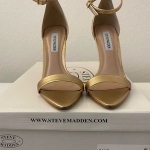 Steve Madden Sane Ankle Strap Sandal